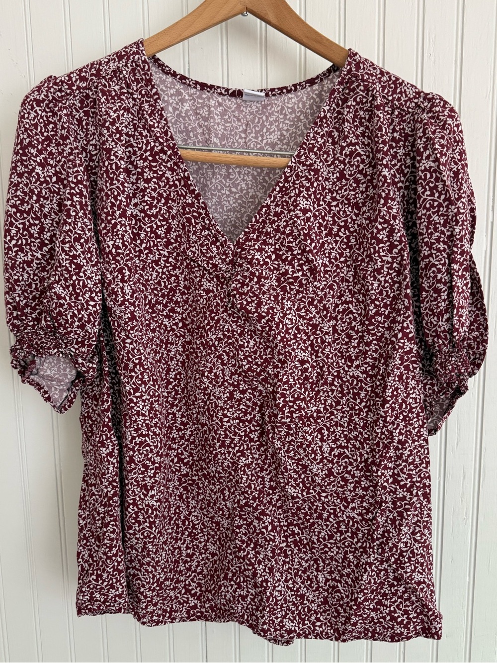 Old Navy Burgundy Floral V-Neck Puff Sleeve Top Size L